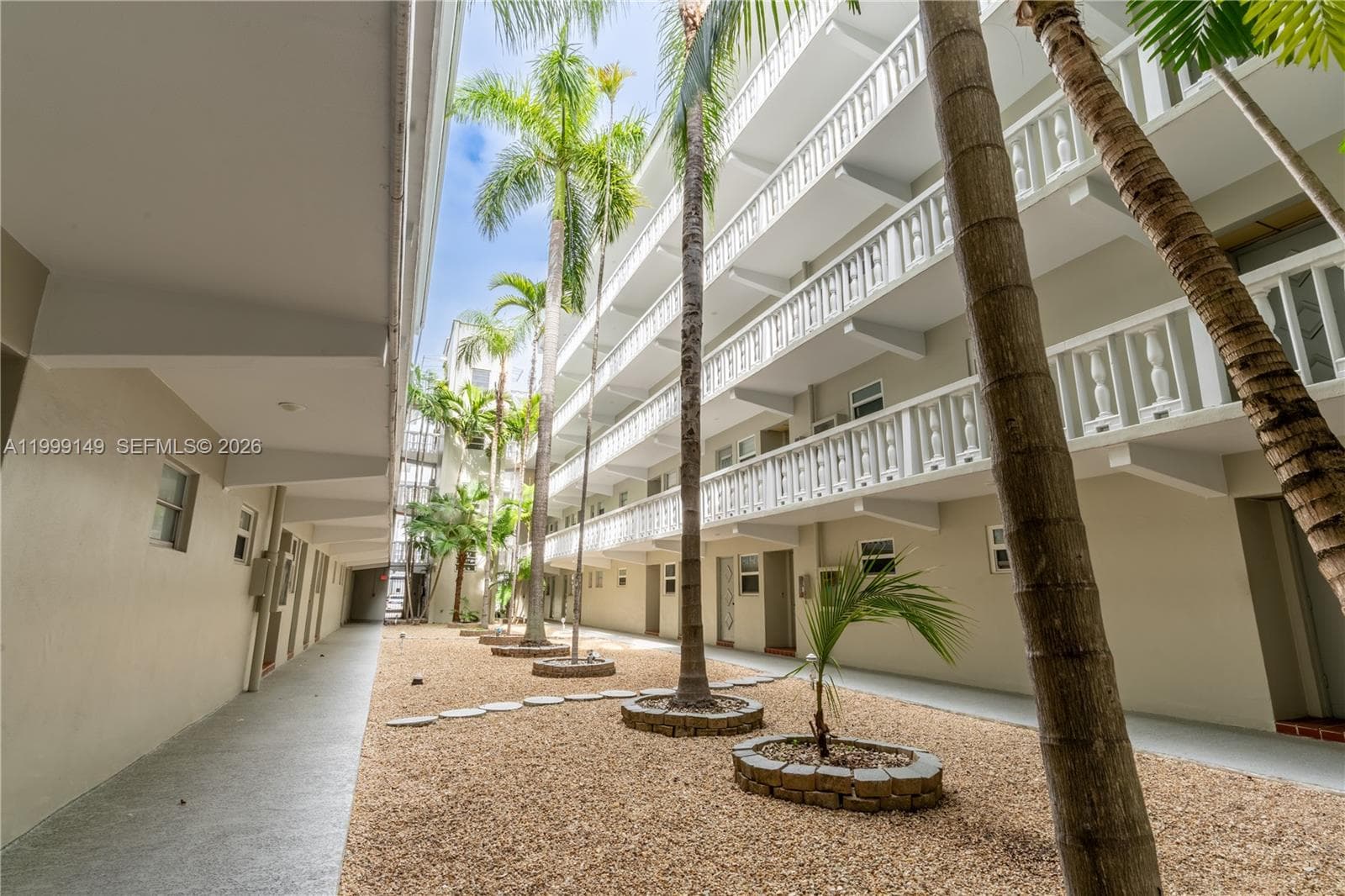 THIRD GULFSTREAM GARDEN · #405F in Hallandale Beach - Photo 29