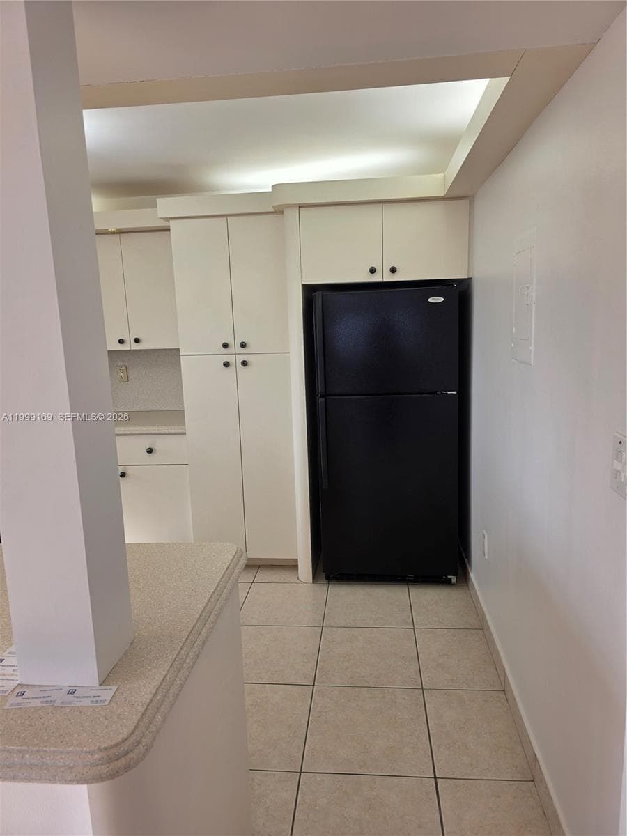ENTRANCE TO KITCHEN