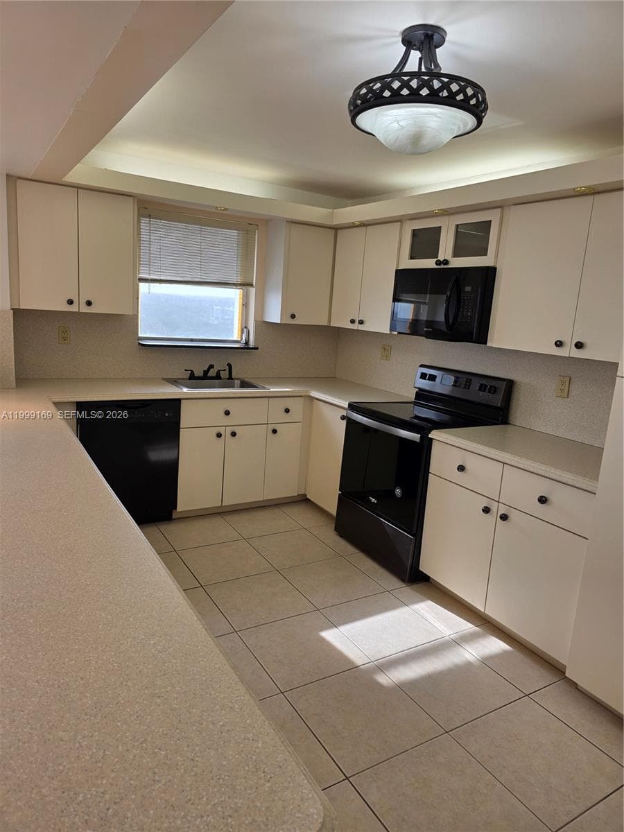 FANTASTIC OPEN KITCHEN