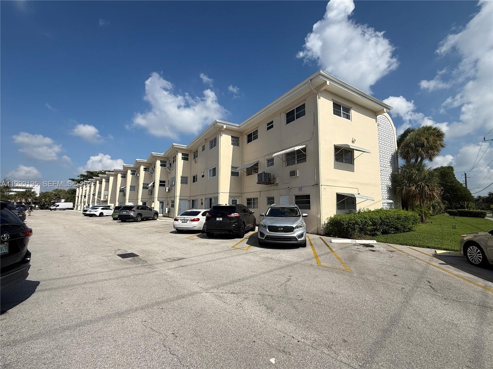 Eldorado Country Club · #17B in Hallandale Beach - Photo 2