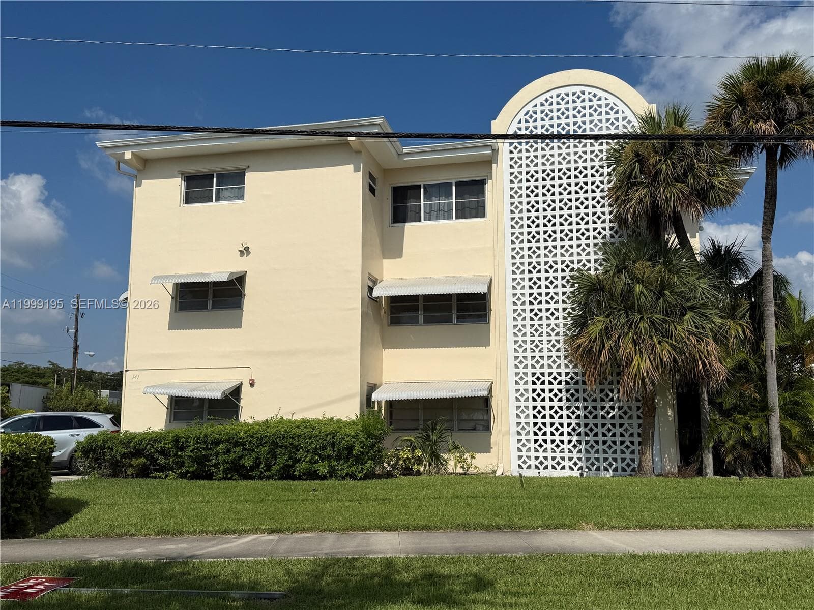 Eldorado Country Club · #17B in Hallandale Beach - Photo 1