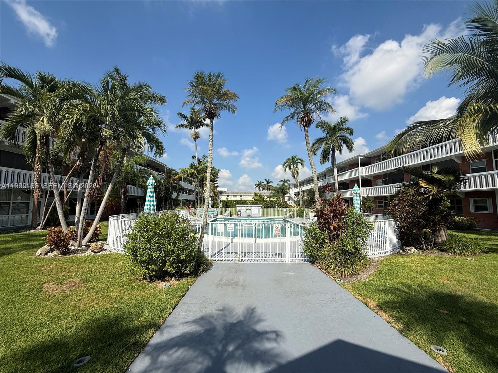 ELDORADO COUNTRY CLUB TOW · #17B in Hallandale Beach - Photo 45