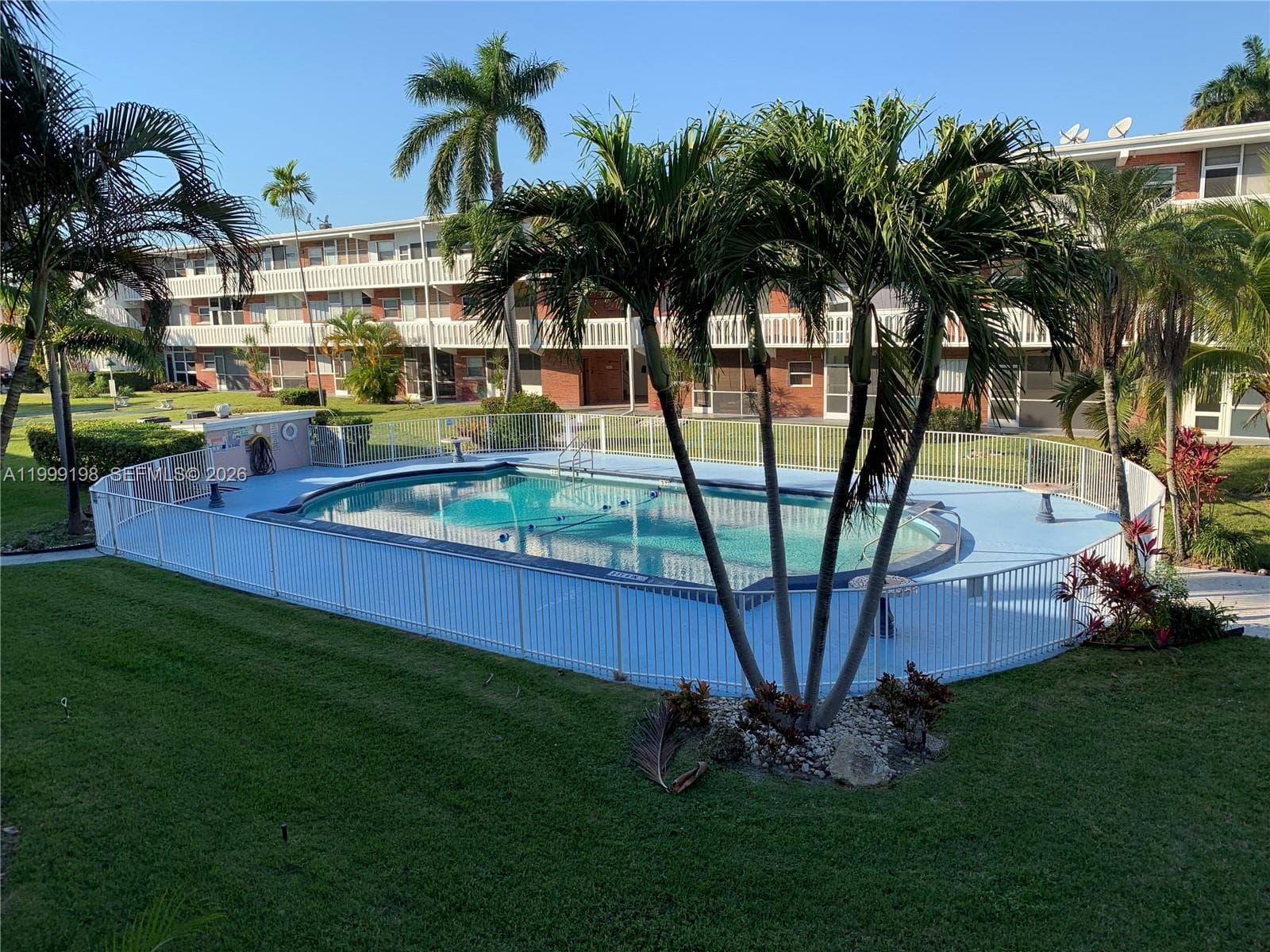 ELDORADO COUNTRY CLUB TOW · #17B in Hallandale Beach - Photo 59