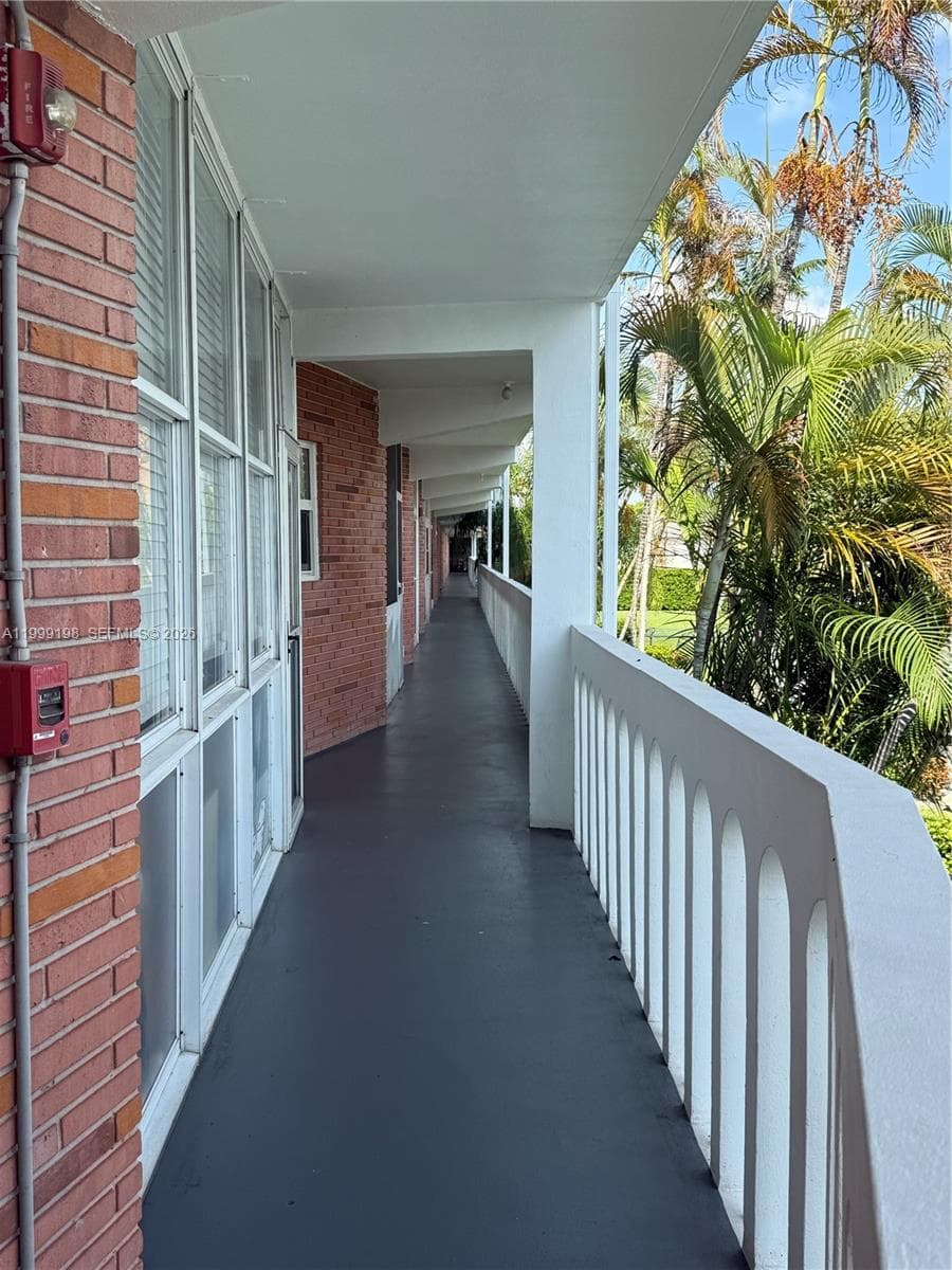 ELDORADO COUNTRY CLUB TOW · #17B in Hallandale Beach - Photo 37