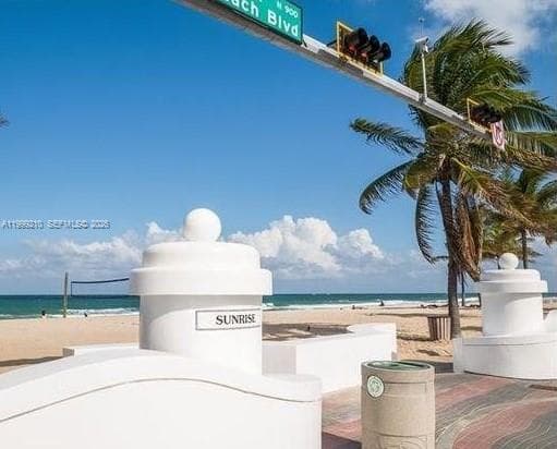 Walk along Fort Lauderdale Beach Blvd