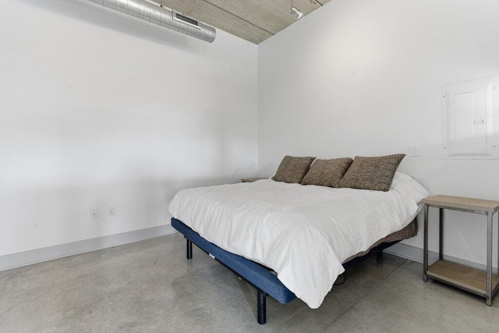 422 N Andrews-24.jpg-SMALL