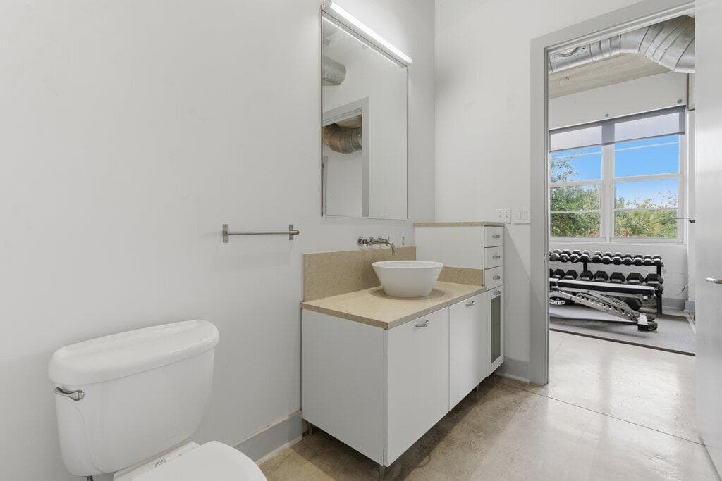 422 N Andrews-29.jpg-SMALL