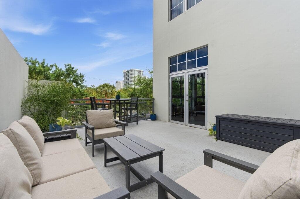 422 N Andrews-14.jpg-SMALL