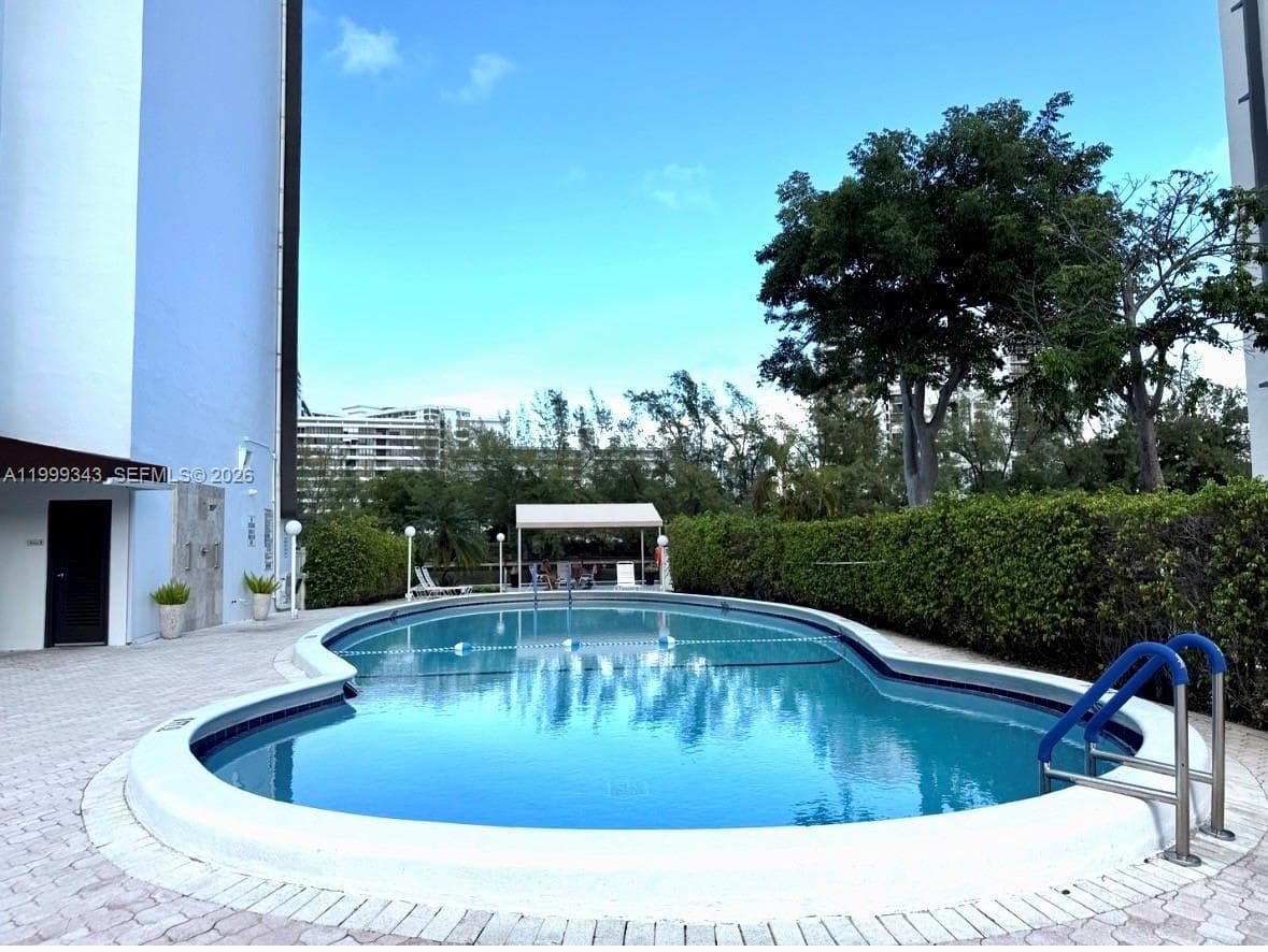 FAIRWAYS RIVIERA CONDO · #505 in Hallandale Beach - Photo 23