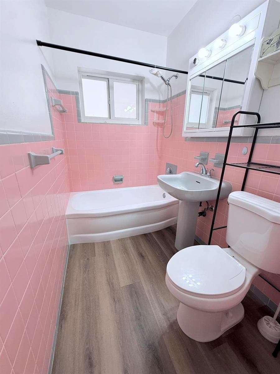 957 New Pic Bath 1