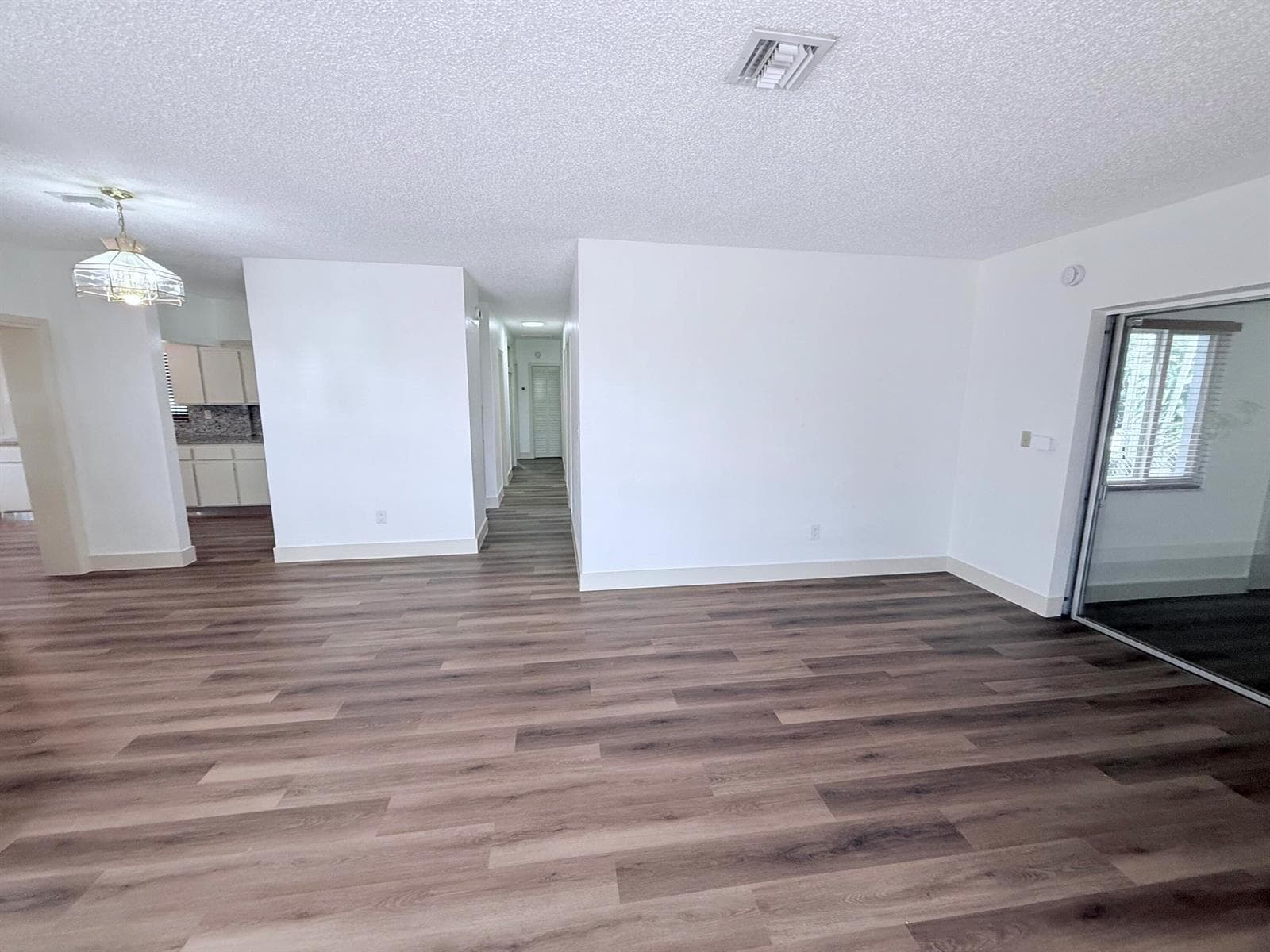 957 New Pic Hallway