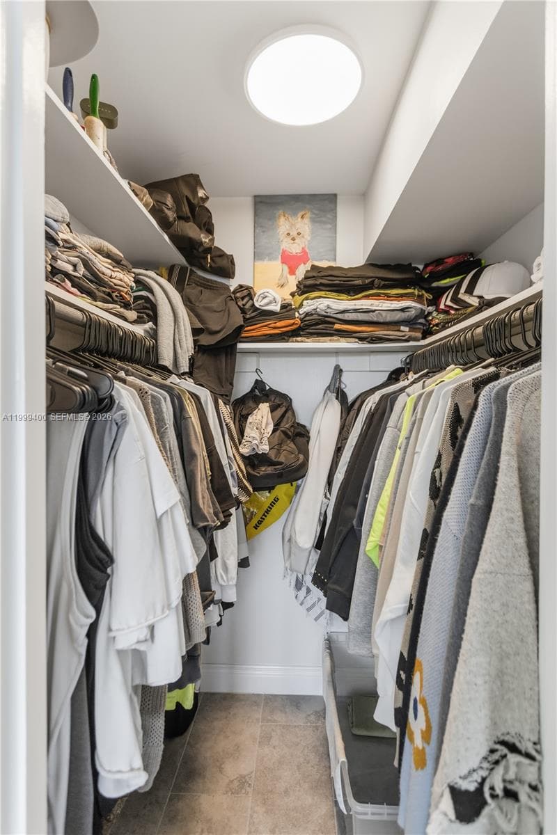 Walk in closet