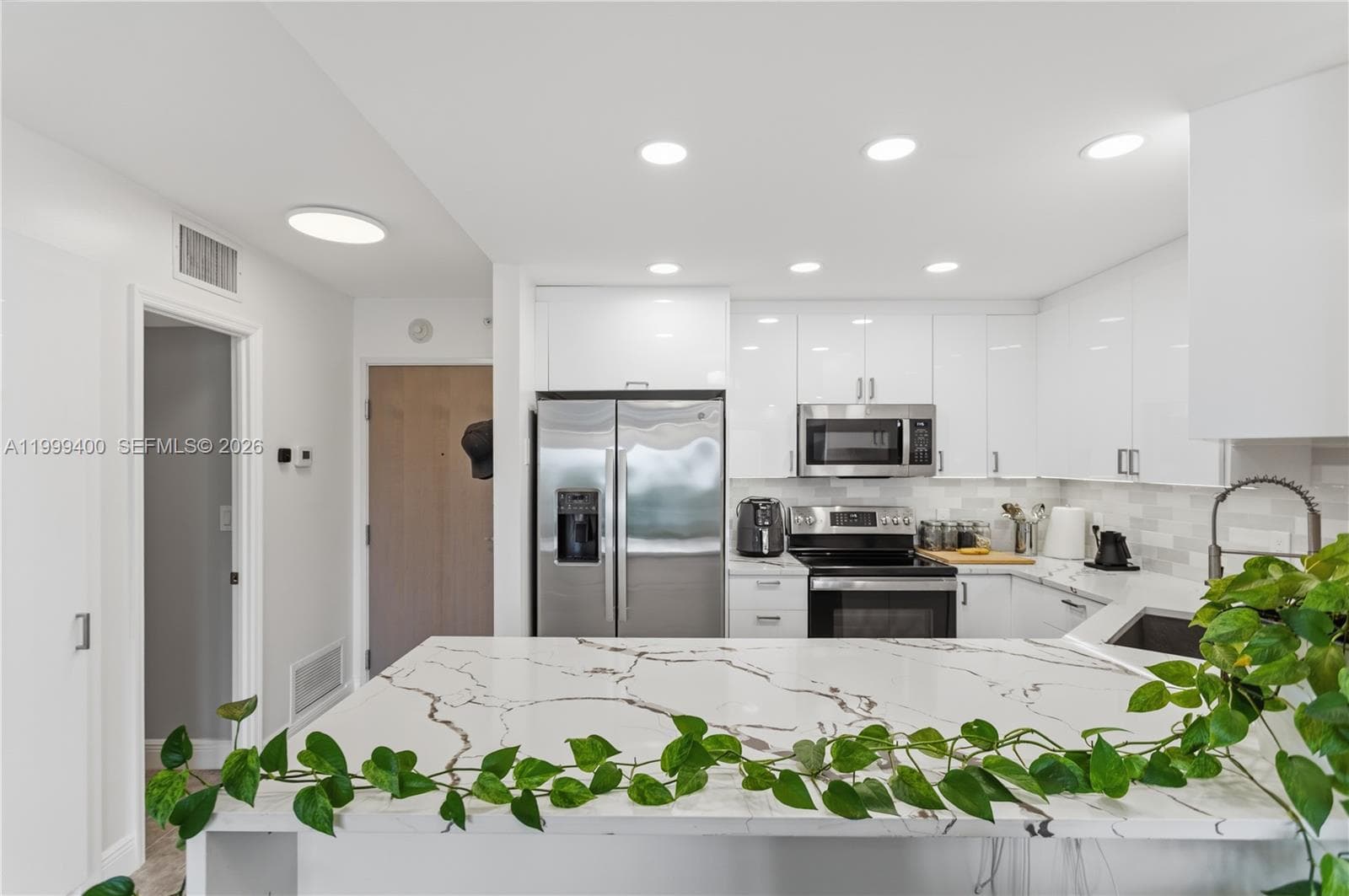 ESSEX TOWER · #407 in Fort Lauderdale - Photo 4