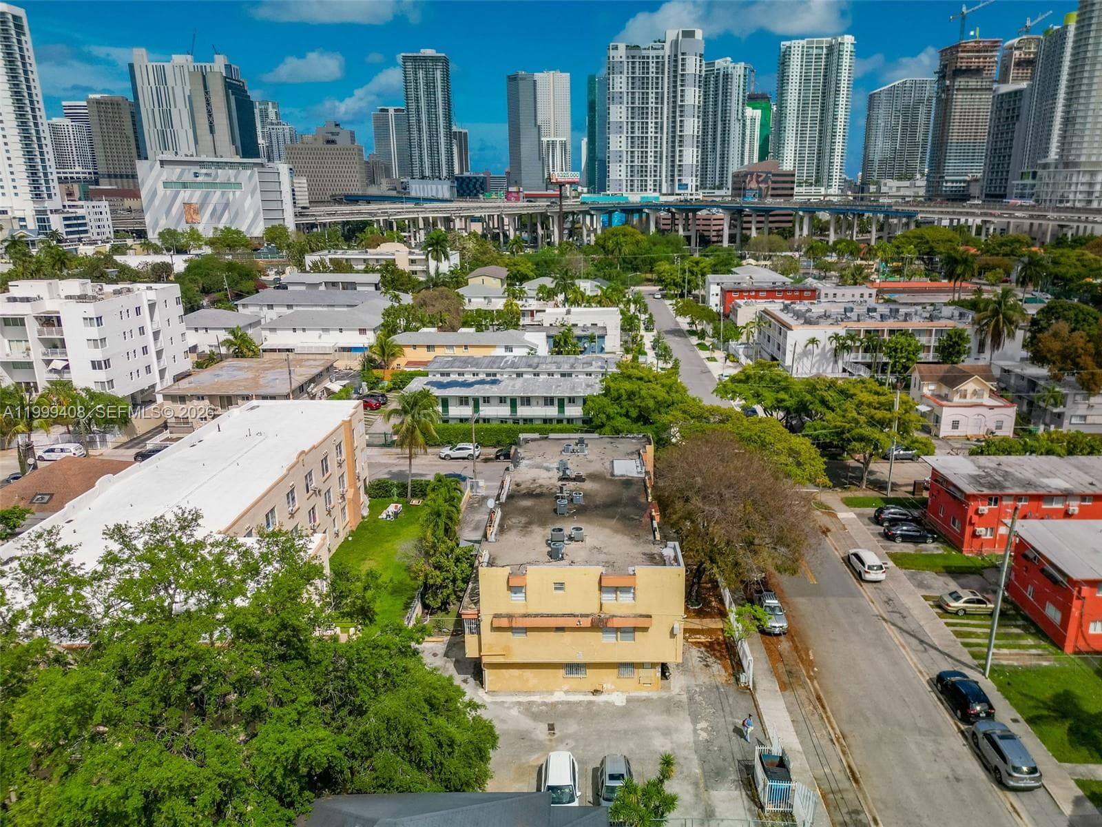 FIFTH AVENUE CONDOMINIUM · #6 in Miami - Photo 17