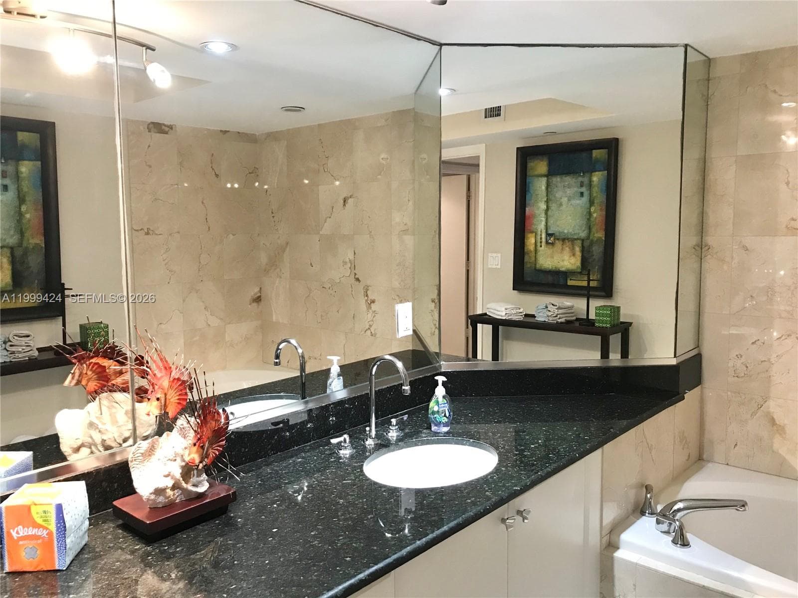 THE COLLINS CONDO · #1002 in Miami Beach - Photo 24