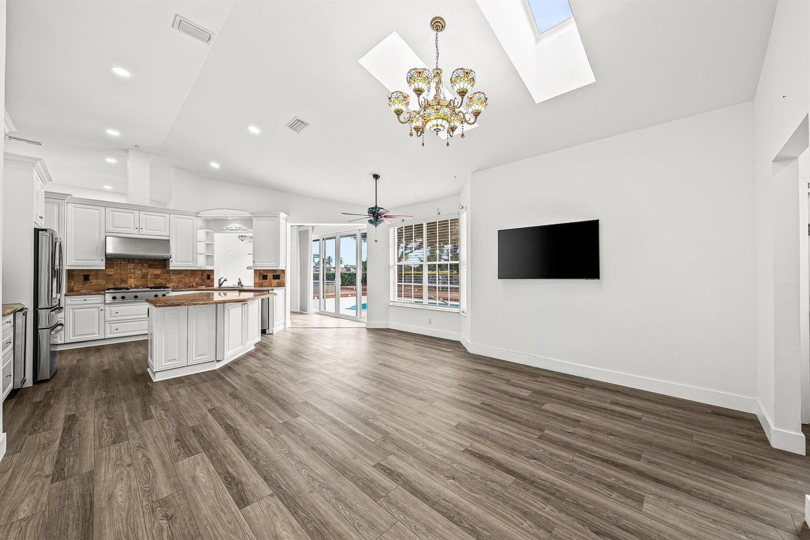230 family and kitchen