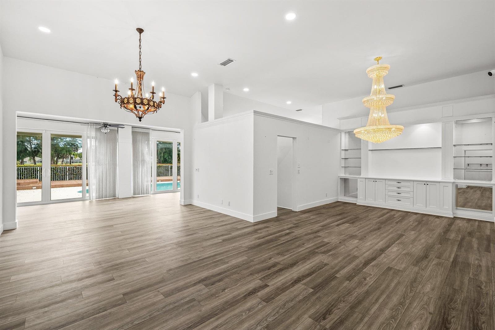 230 living and dining