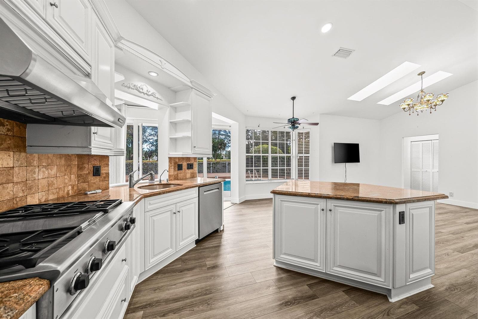 230 kitchen 4