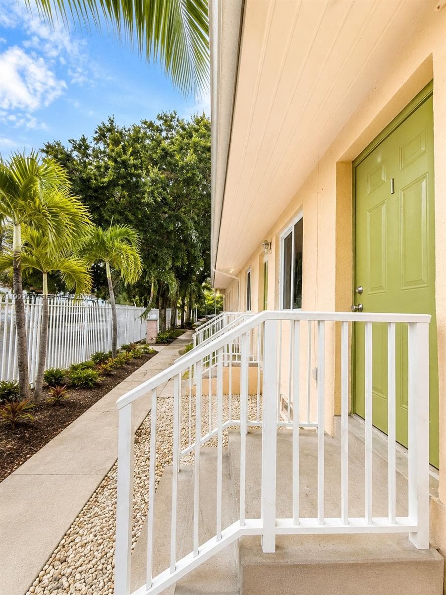 COMMERCIAL CENTER · #1 in Miami - Photo 12