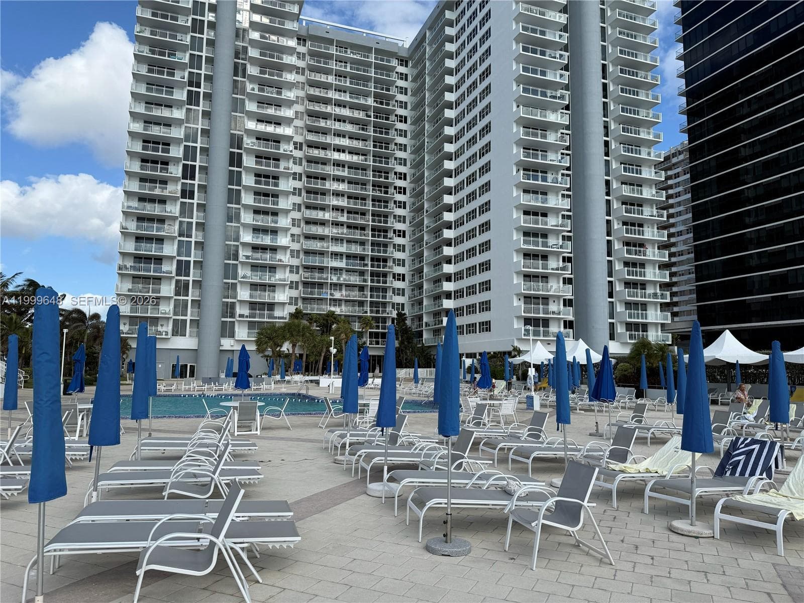 00 · #803 in Hallandale Beach - Photo 32