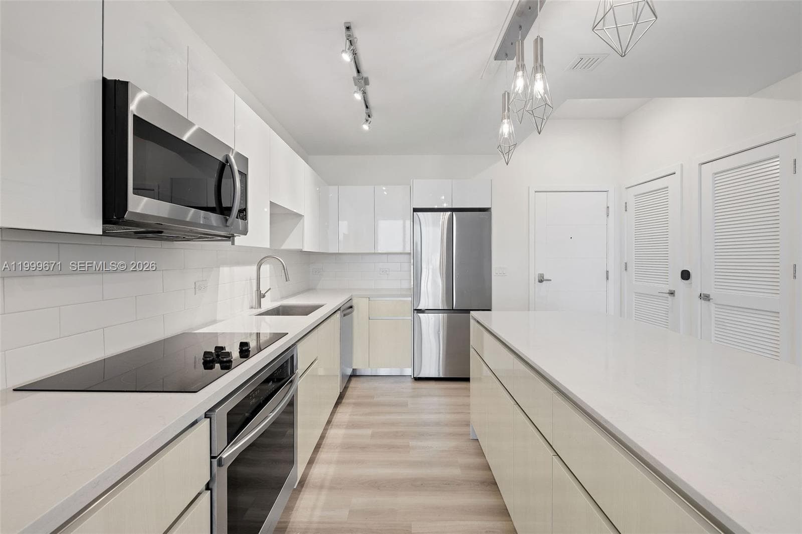 Mondrian Hallandale · #1704 in Hallandale Beach - Photo 2