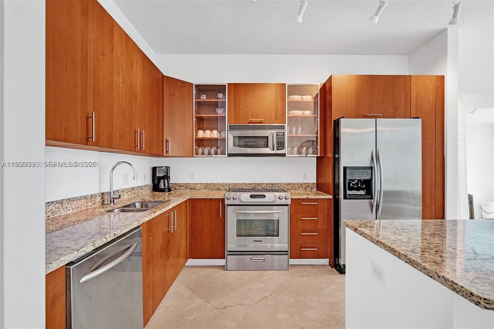 OCEAN MARINE YACHT CLUB C · #407 in Hallandale Beach - Photo 4