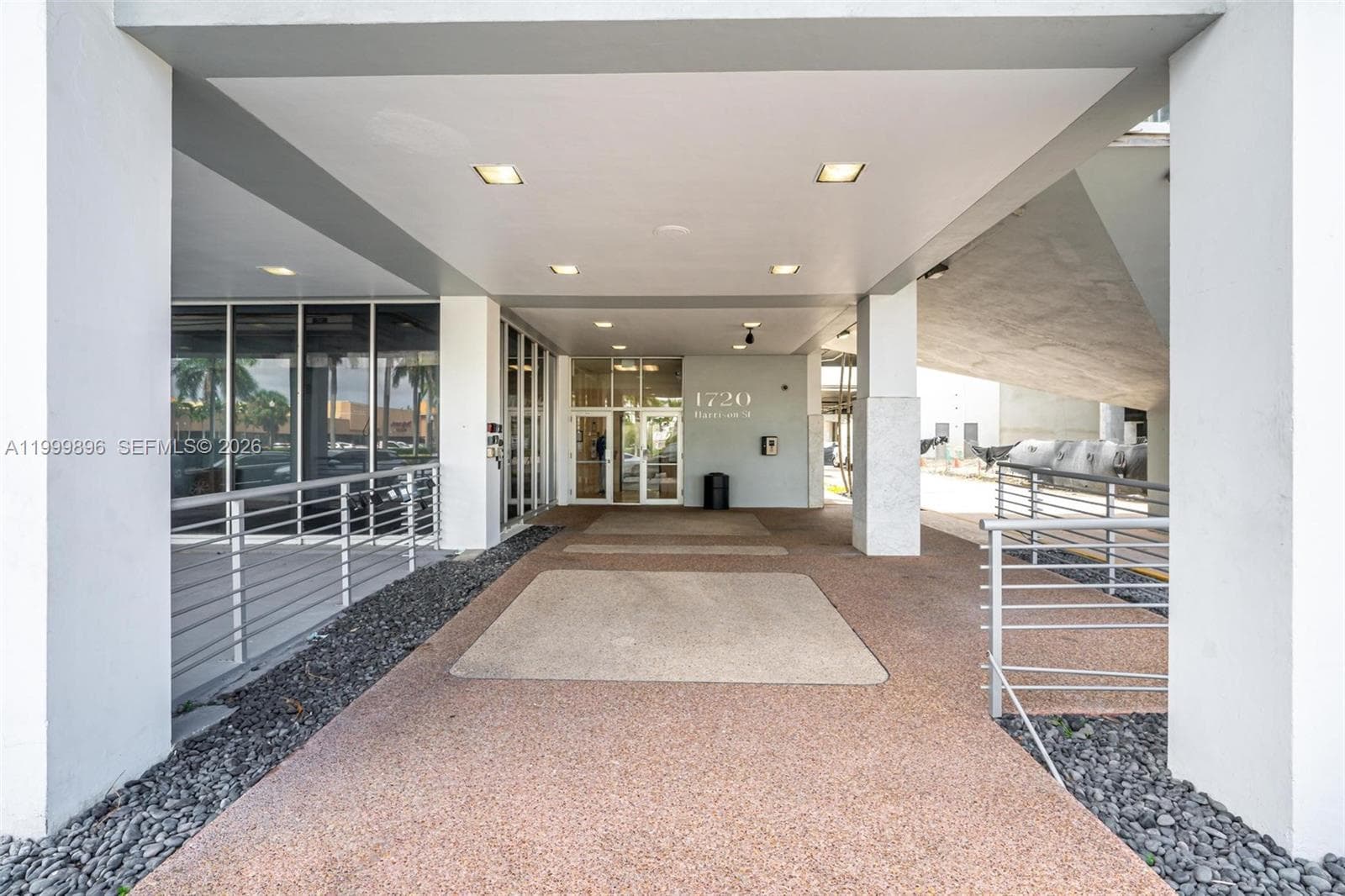 Home Tower Condo · #9F in Hollywood - Photo 4