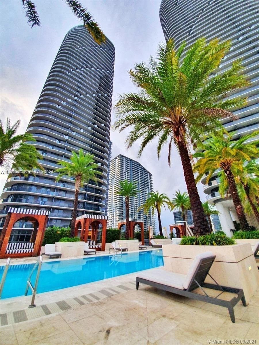 SLS Lux · #1008 in Miami - Photo 6
