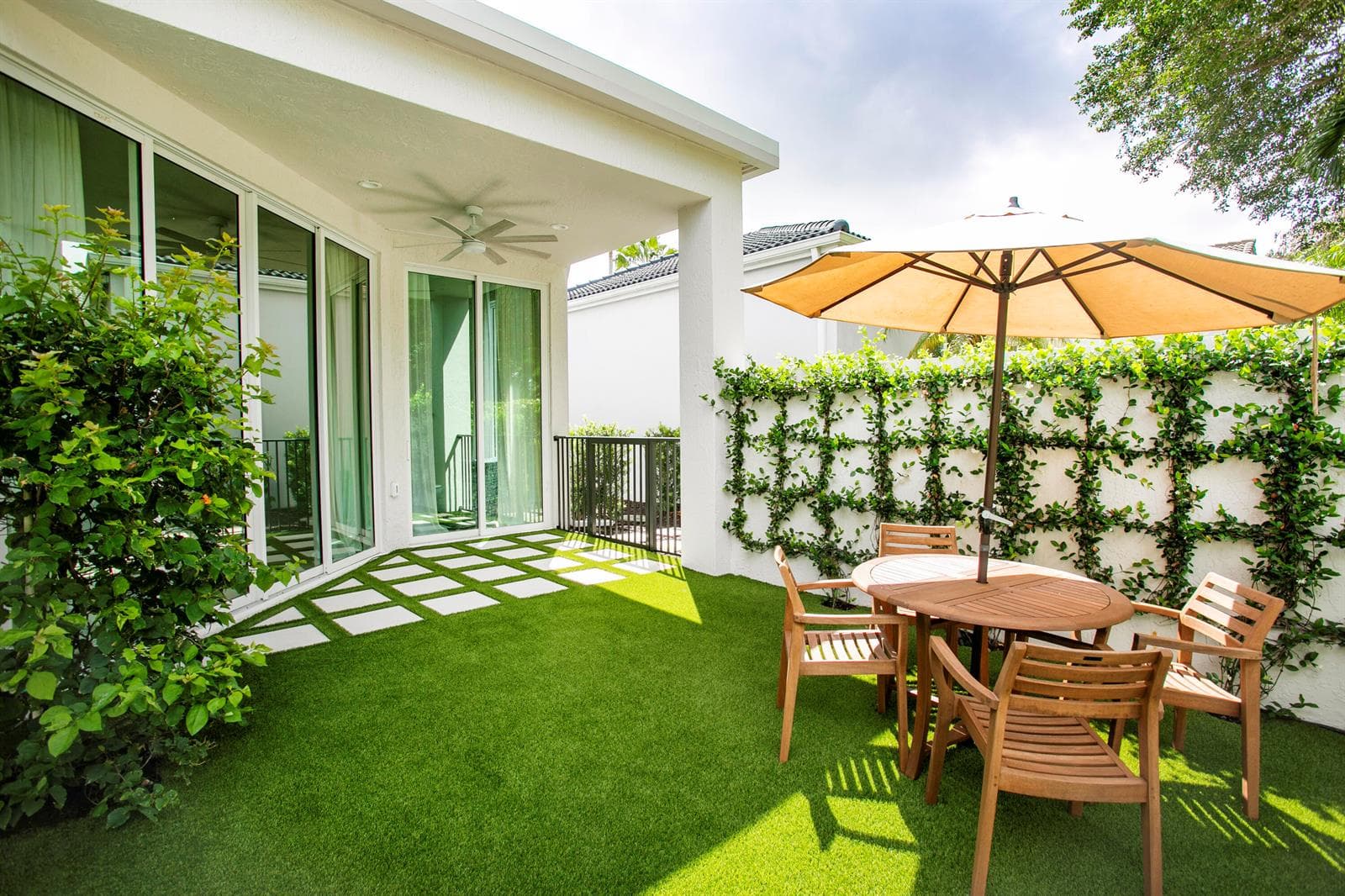 PRIVATE BACKYARD OASIS