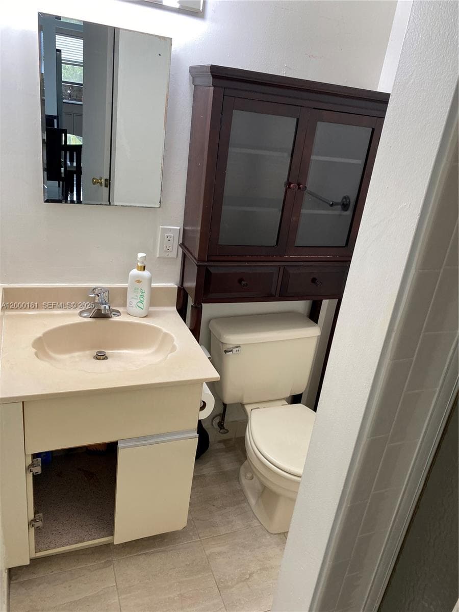 GOLDEN ISLES LAKES CONDO · #3D in Hallandale Beach - Photo 16