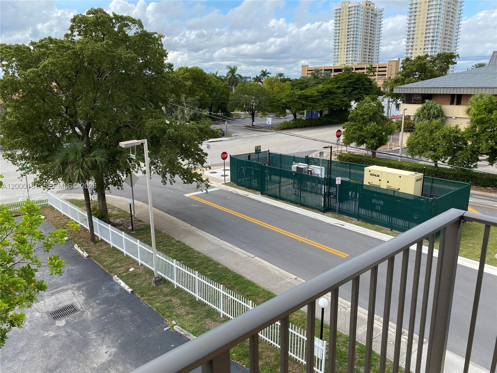 GOLDEN ISLES LAKES CONDO · #3D in Hallandale Beach - Photo 20