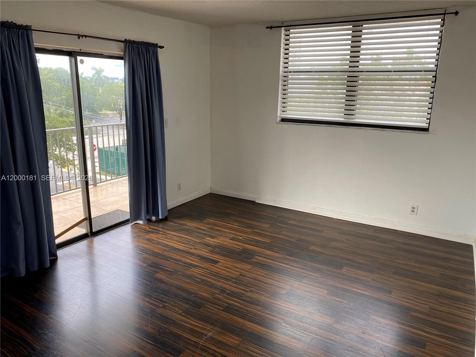 GOLDEN ISLES LAKES CONDO · #3D in Hallandale Beach - Photo 11