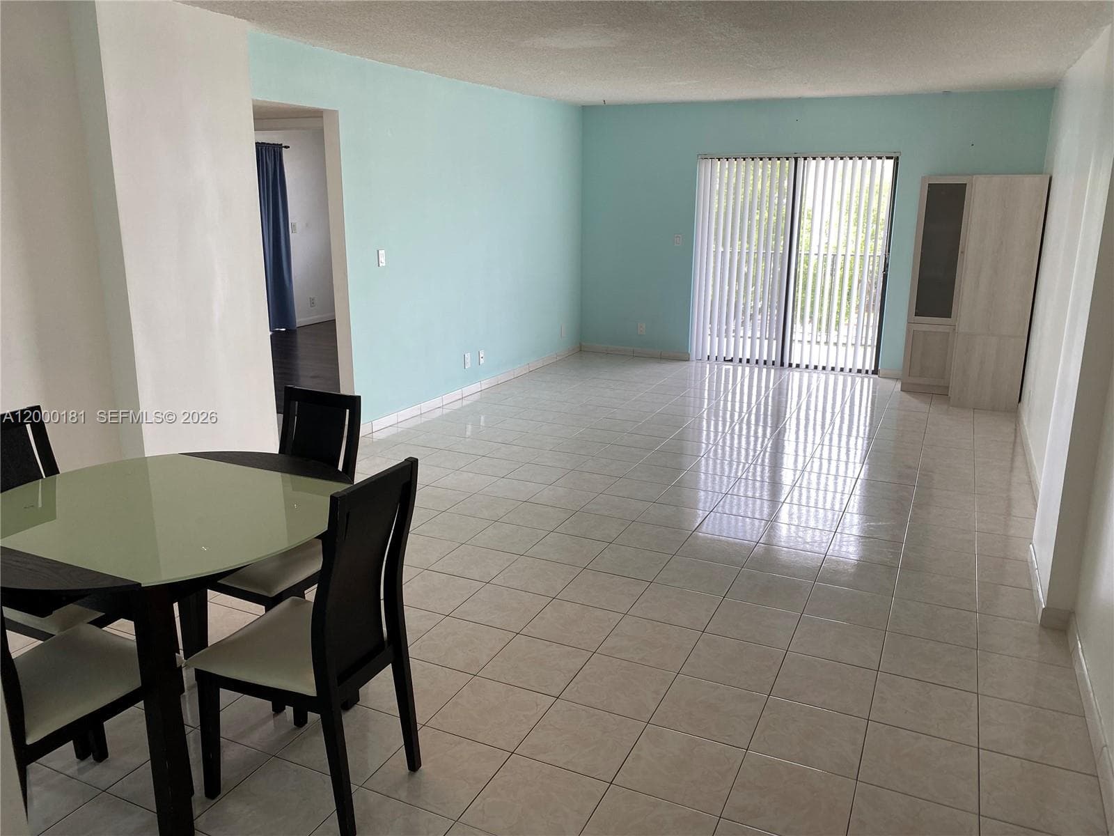 GOLDEN ISLES LAKES CONDO · #3D in Hallandale Beach - Photo 4