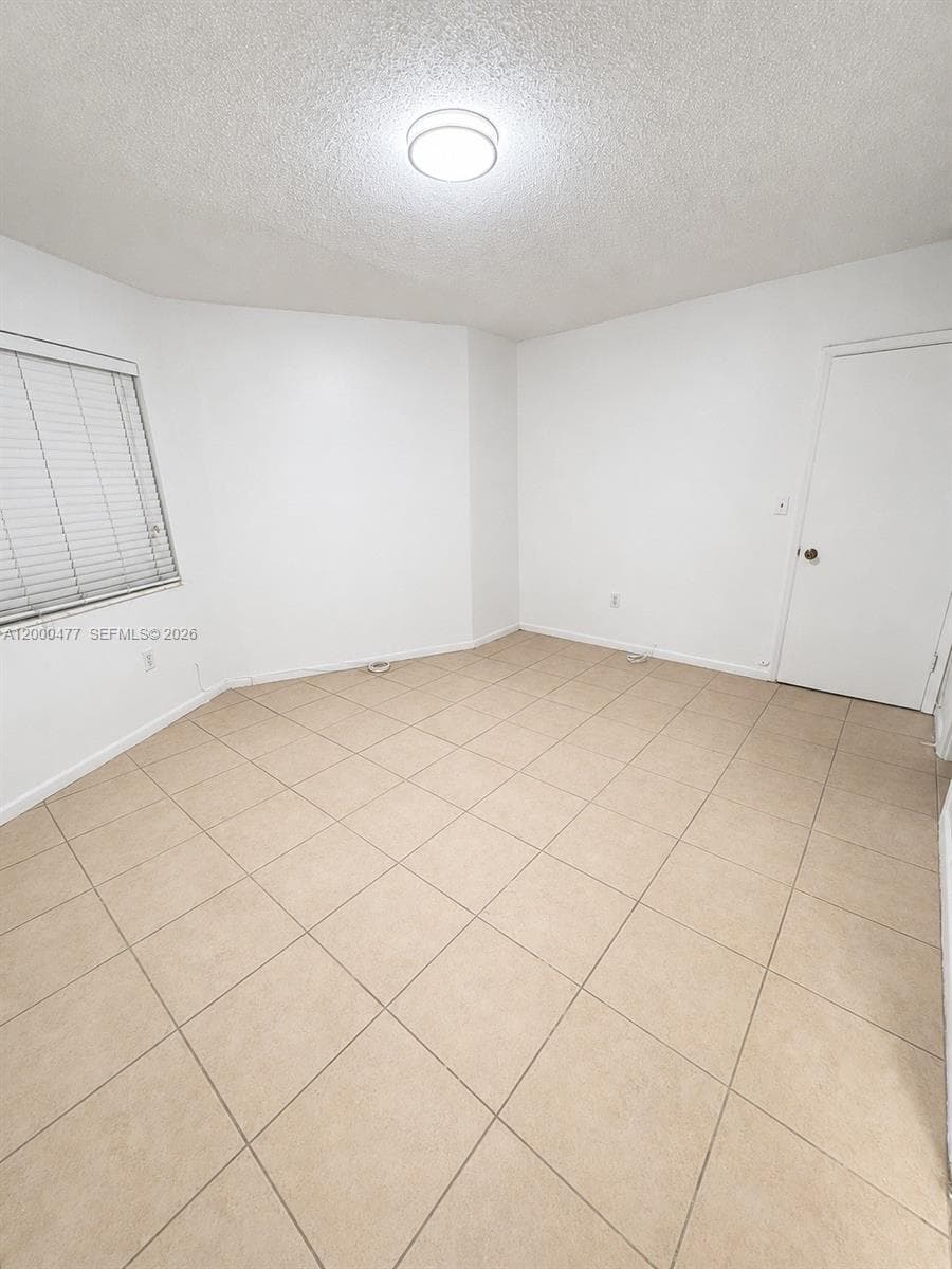 SKY LAKE GARDENS NO 1 CON · #103 in Miami - Photo 17