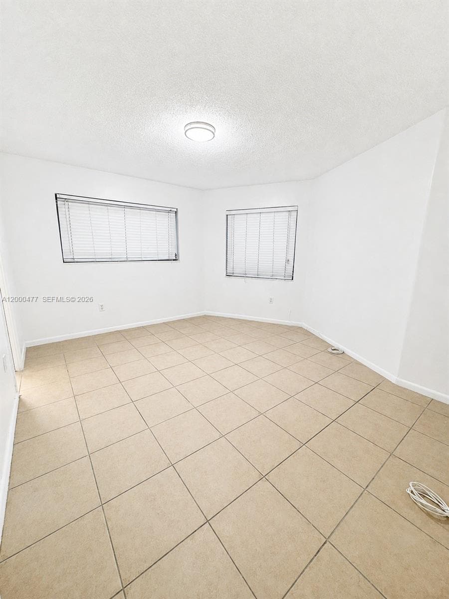 SKY LAKE GARDENS NO 1 CON · #103 in Miami - Photo 18