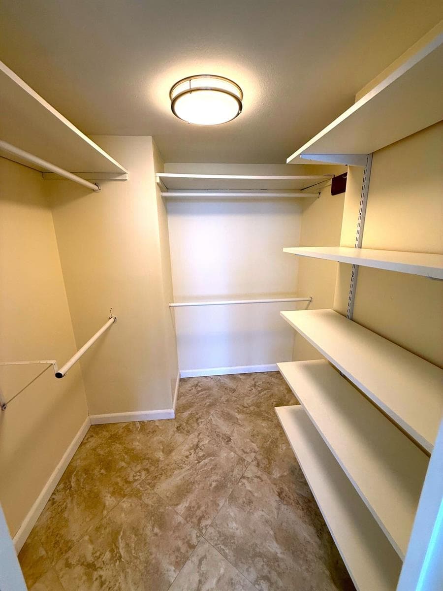 Closet Walk In