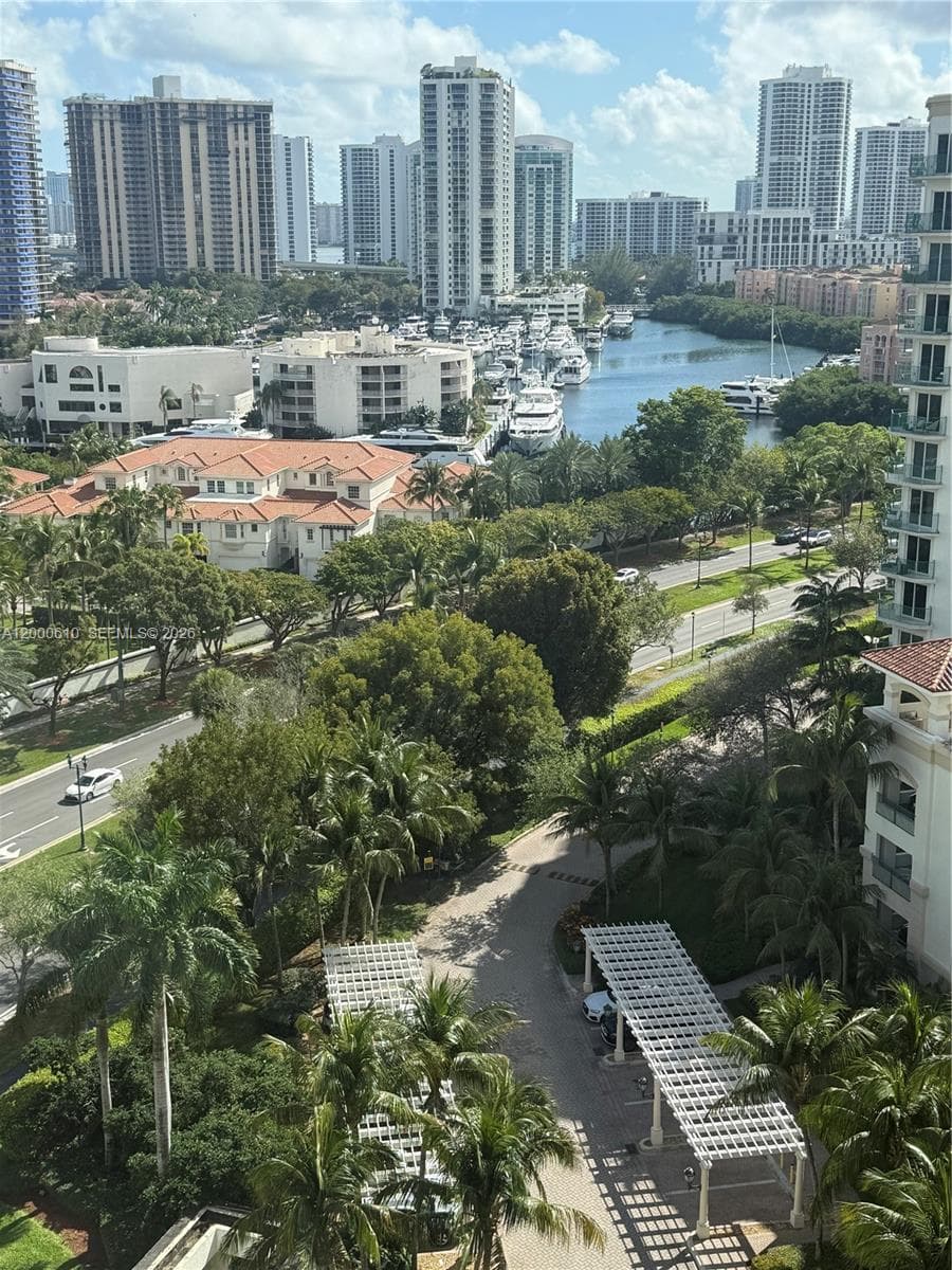 TURNBERRY VLG · #PH09 in Aventura - Photo 13