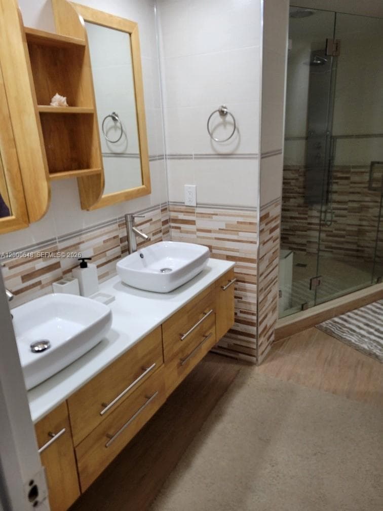 PLAZA TOWERS NORTH · #307 in Hallandale Beach - Photo 16