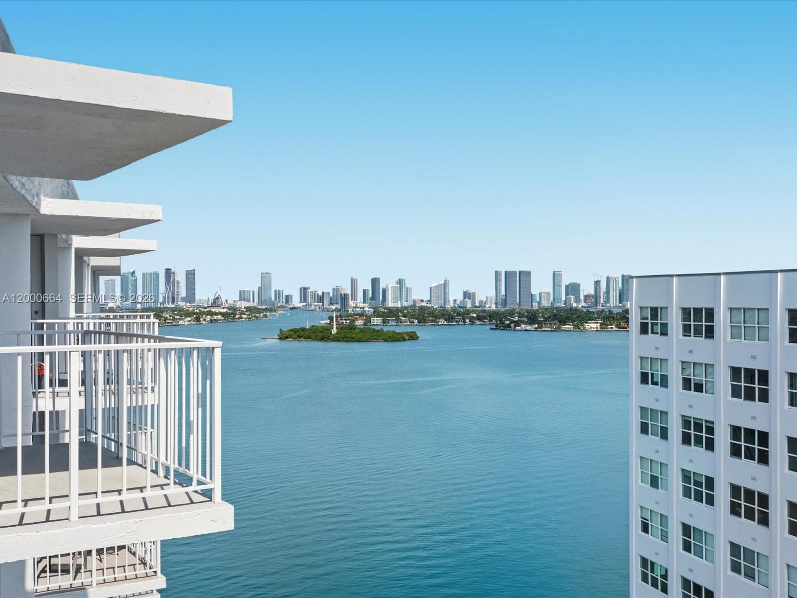 BAYVIEW TERR CONDO · #1506 in Miami Beach - Photo 1