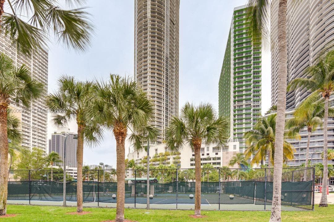 Opera Tower · #1909 in Miami - Photo 8
