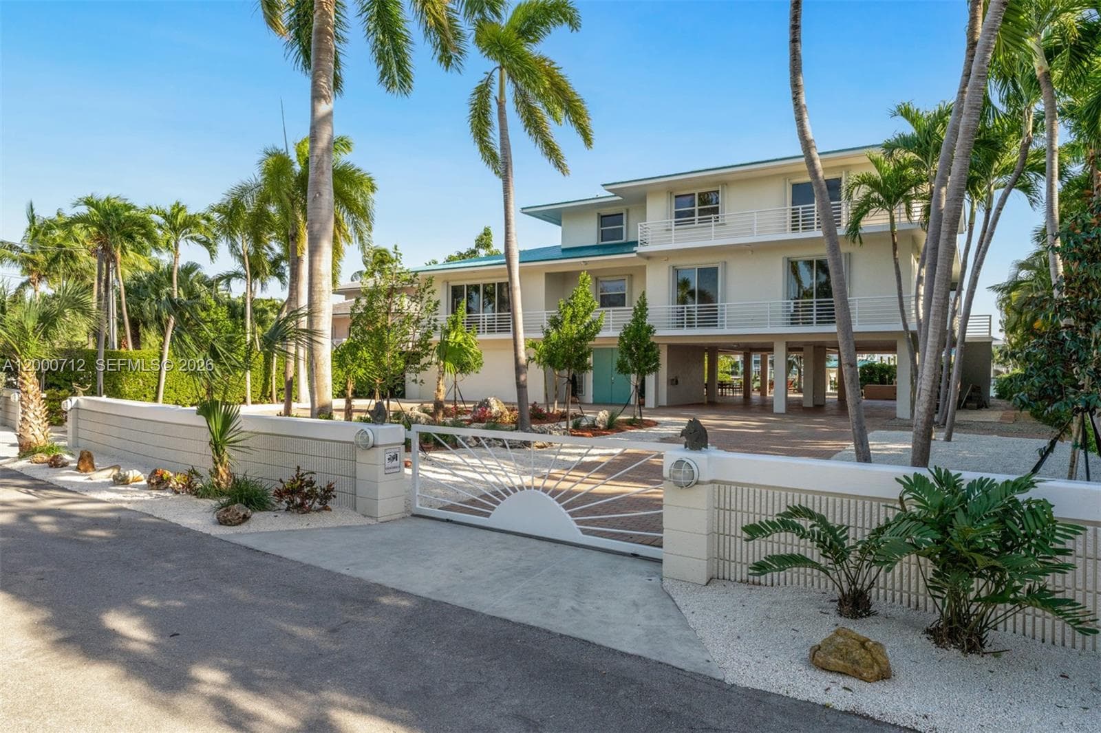 137 Sapodilla Dr photo 12