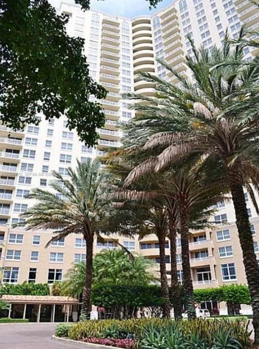 TURNBERRY ON THE GREEN CO · #210 in Aventura - Photo 2