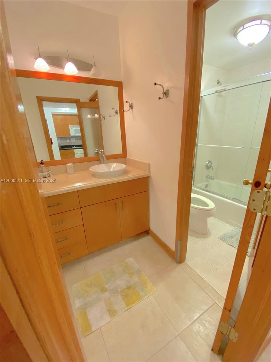 The Decoplage · #1405 in Miami Beach - Photo 13