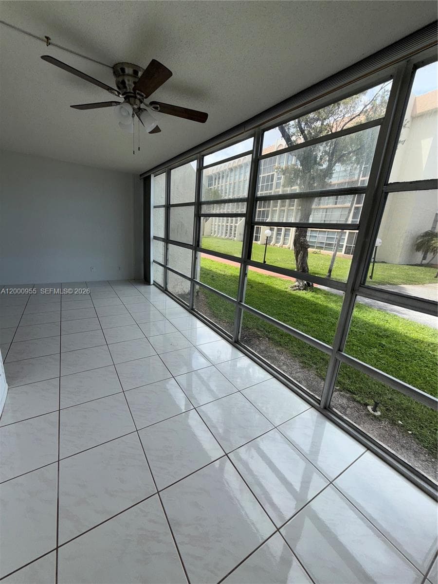 DESOTO PARK CONDO · #109 in Hallandale Beach - Photo 4