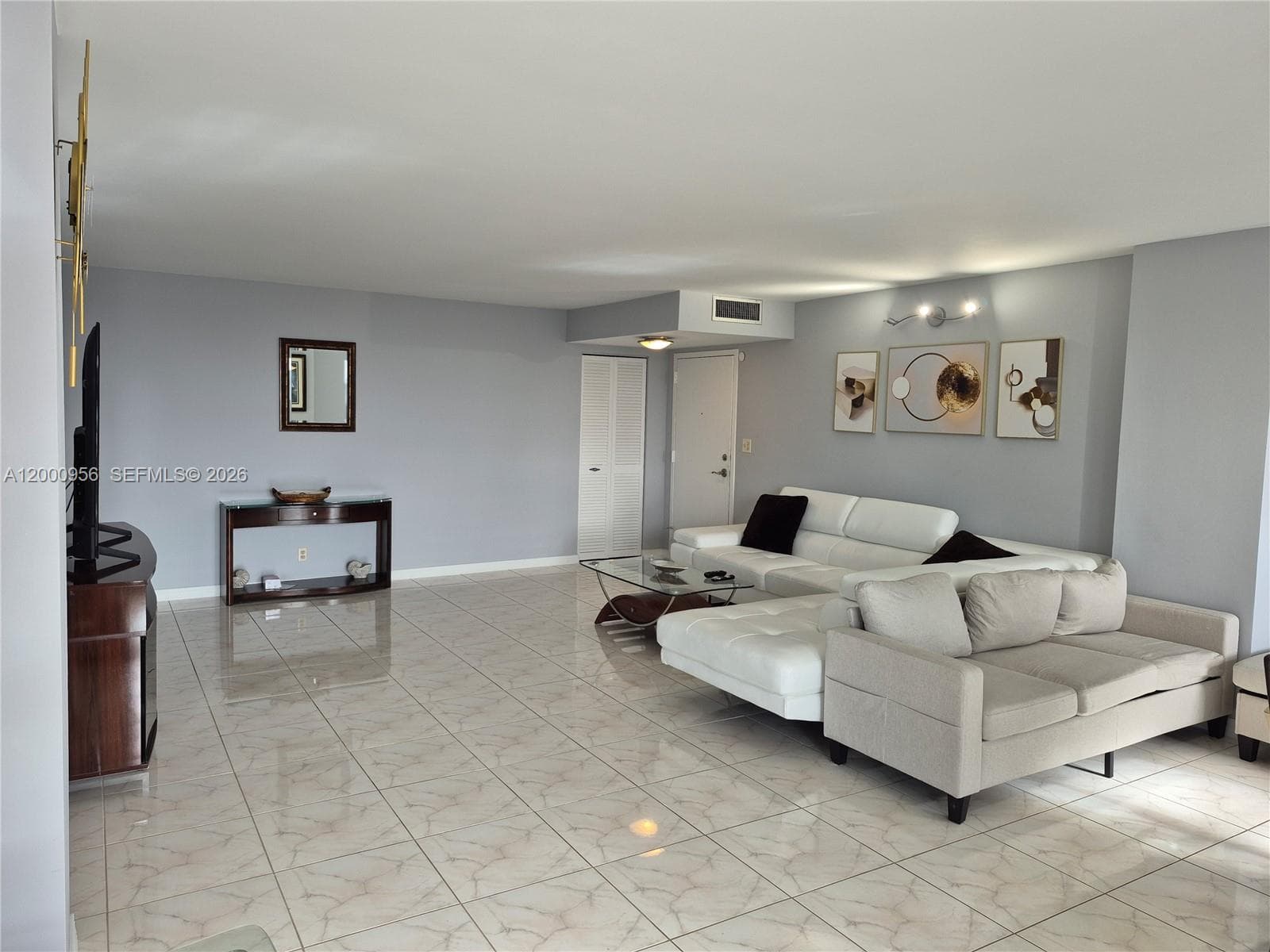 Malaga Towers · #17C in Hallandale Beach - Photo 2