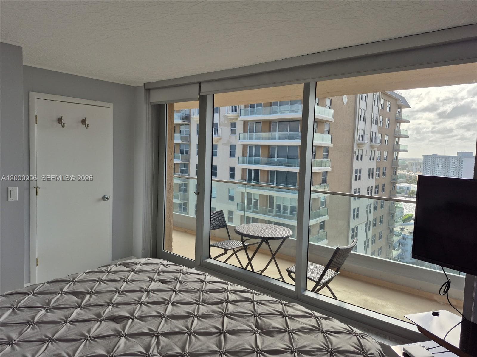 Malaga Towers · #17C in Hallandale Beach - Photo 6