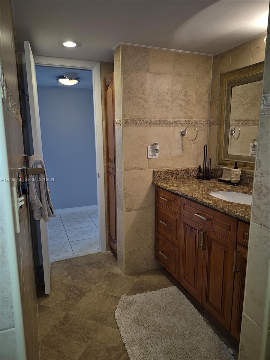Malaga Towers · #17C in Hallandale Beach - Photo 24