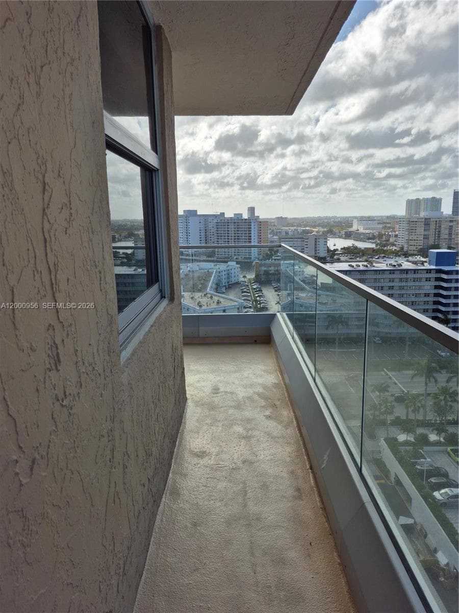 Malaga Towers · #17C in Hallandale Beach - Photo 15