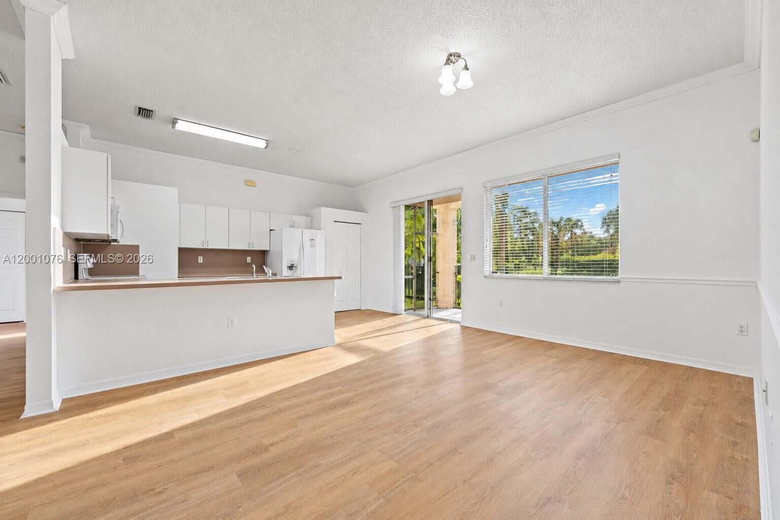 690 SE 30th Dr photo 13