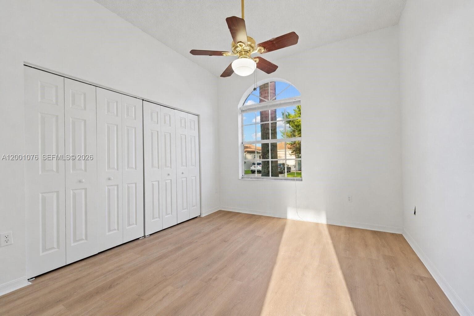 690 SE 30th Dr photo 21